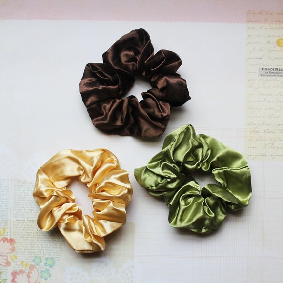 Accessories - 💋NEW- Scrunchie set
